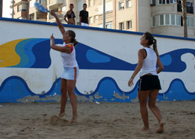 Itziar Tellechea y Lucía Marín
